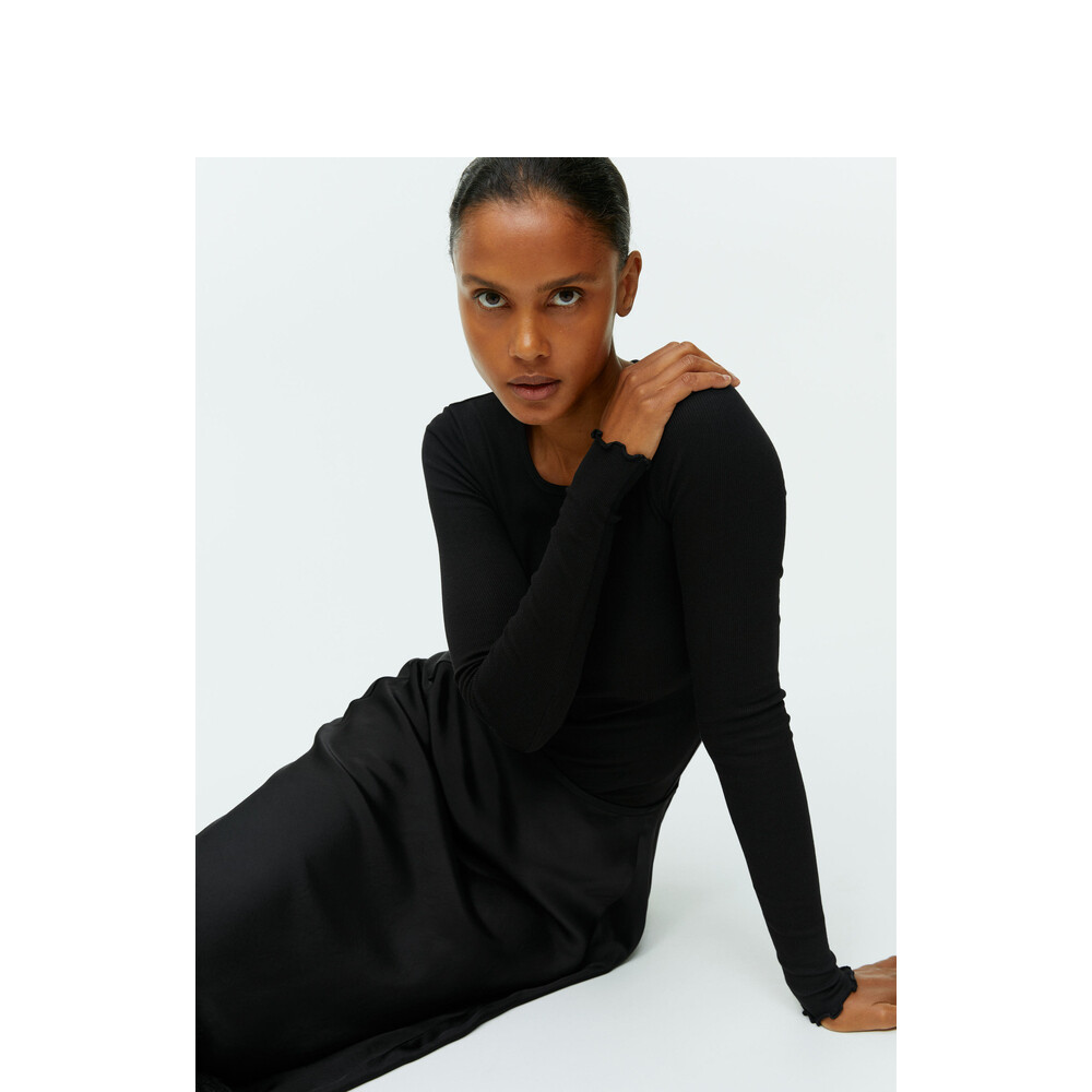 Рубашка женская Arket с длинными рукавами и круглым вырезом, черный
Рубашка женская Arket с длинными рукавами и круглым вырезом, черный