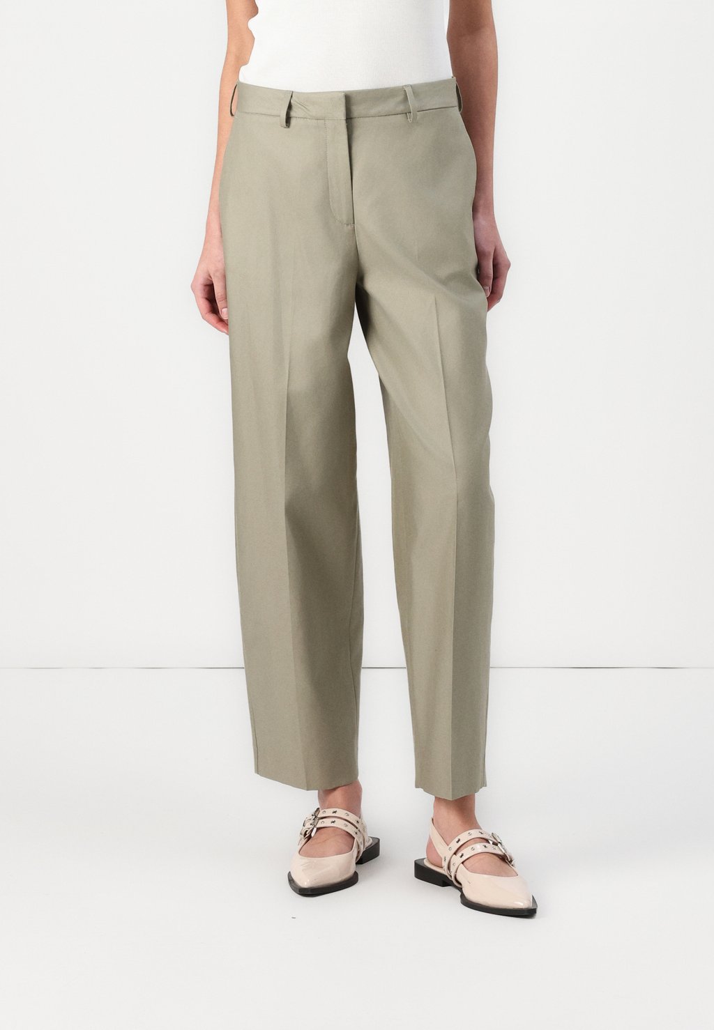 Брюки SLFDORA MERLA BARREL PANT Selected Femme, оливковый
Брюки SLFDORA MERLA BARREL PANT Selected Femme, оливковый