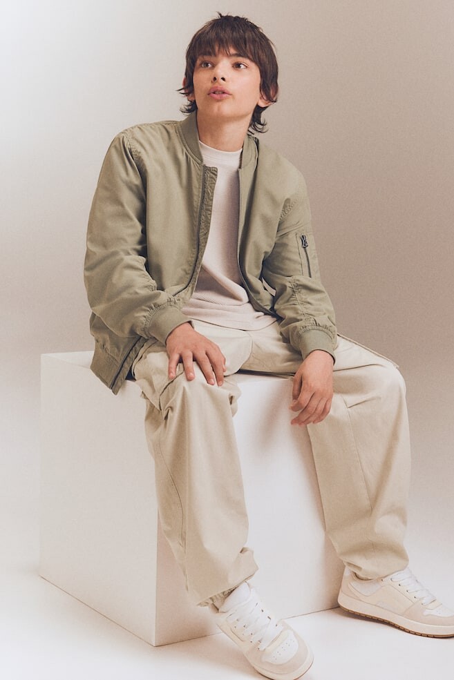 Парашютные брюки H&M, бежевый
Парашютные брюки H&M, бежевый