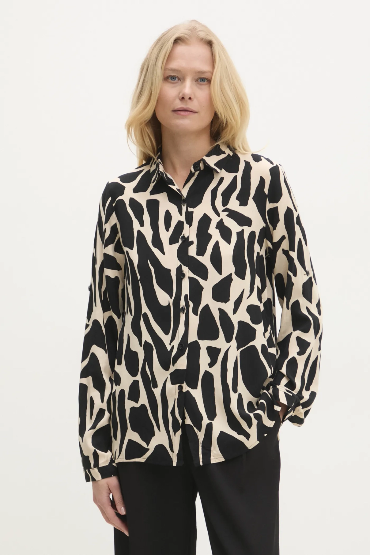 Рубашка Answear Lab, черный
Рубашка Answear Lab, черный