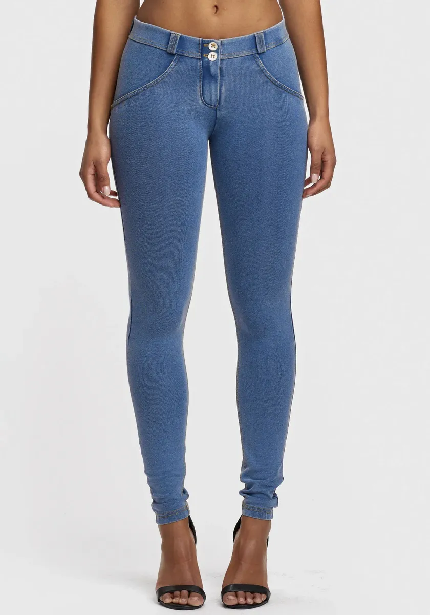 Джеггинсы Freddy "WRUP2RC002ORG" с эффектом лифтинга и моделирования, голубой
Джеггинсы Freddy "WRUP2RC002ORG" с эффектом лифтинга и моделирования, голубой