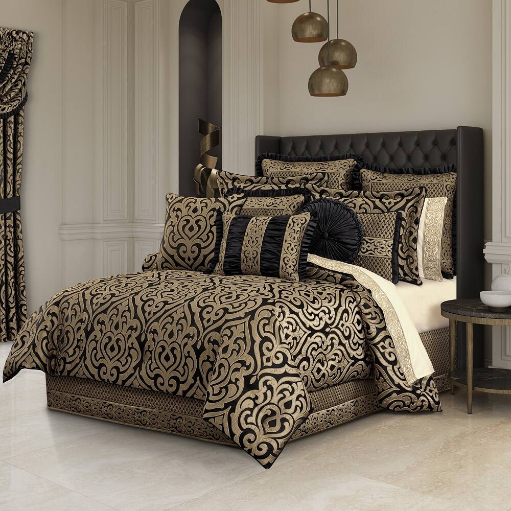 Комплект одеял Five Queens Court Blythe Black & Gold или европейская имитация, черный
Комплект одеял Five Queens Court Blythe Black & Gold или европейская имитация, черный