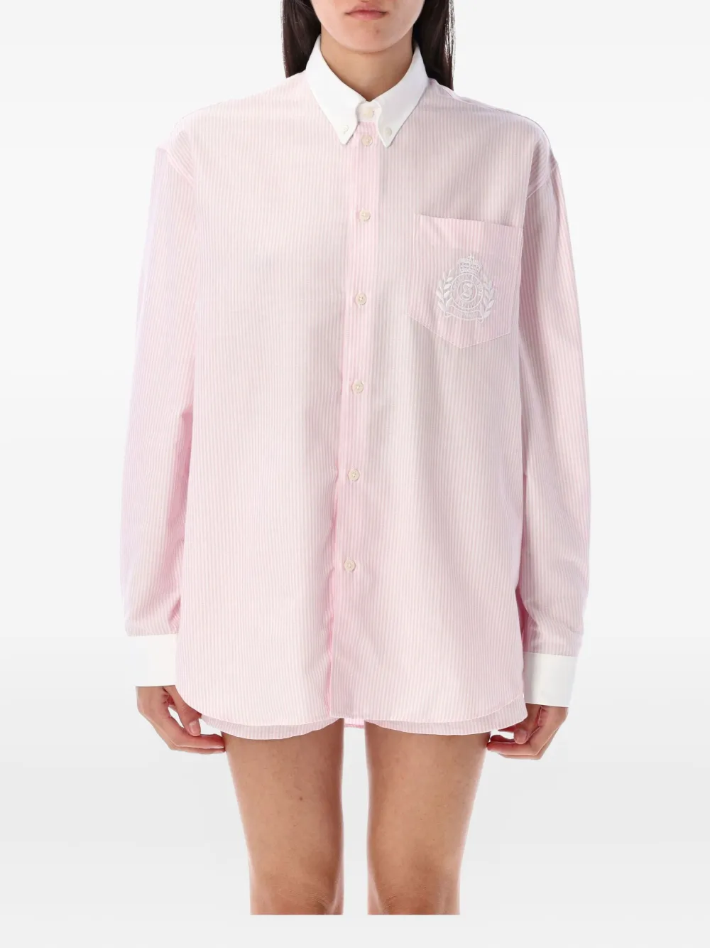 Полосатая рубашка с вышитым гербом Sporty & Rich, розовый
Полосатая рубашка с вышитым гербом Sporty & Rich, розовый