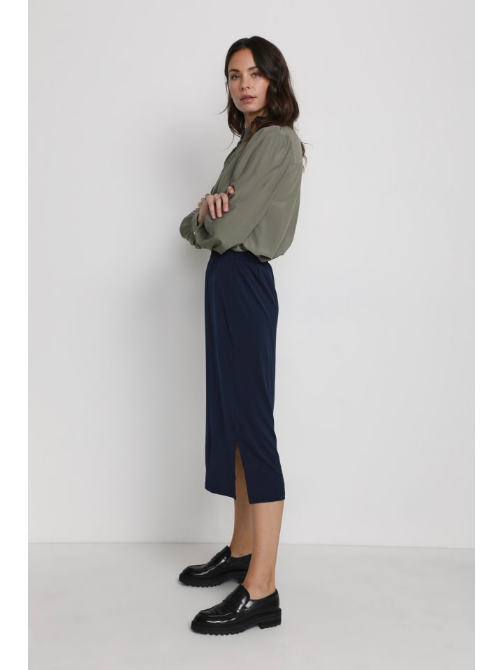 Юбка длиной до колена Kaffe, цвет midnight marine
Юбка длиной до колена Kaffe, цвет midnight marine