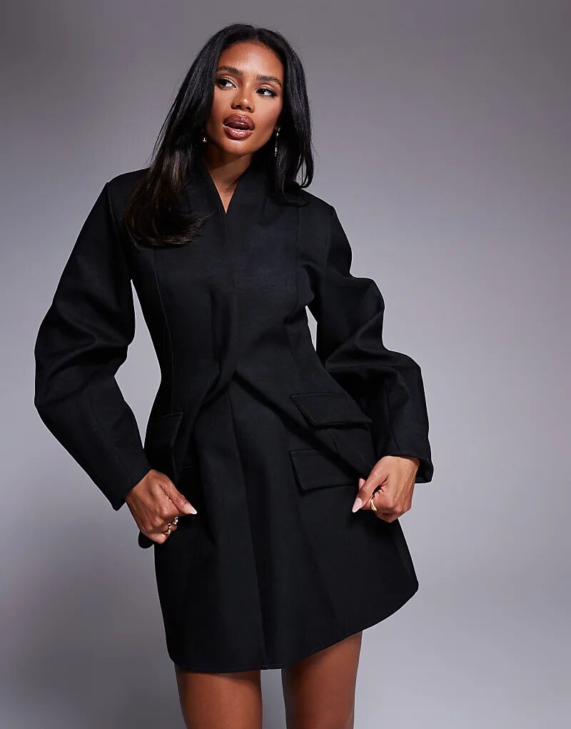 Мини-юбка ASOS LUXE из структурированного льна, черного цвета
Мини-юбка ASOS LUXE из структурированного льна, черного цвета