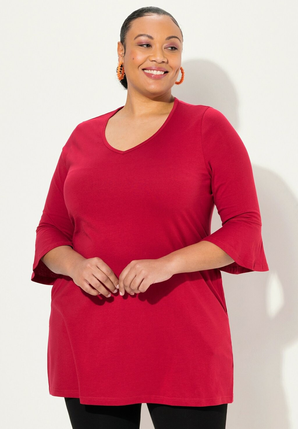 Топ с длинными рукавами A-LINIE TASCHEN V-AUSSCHNITT 3/4-GLOCKE ÄRMEL Ulla Popken, красный
Топ с длинными рукавами A-LINIE TASCHEN V-AUSSCHNITT 3/4-GLOCKE ÄRMEL Ulla Popken, красный