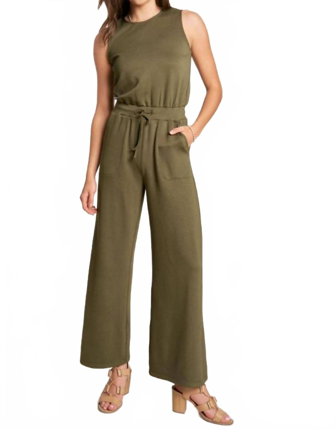 Джорди Баттерсофт комбинезон в оливковом цвете DAVI & DANI
Джорди Баттерсофт комбинезон в оливковом цвете DAVI & DANI