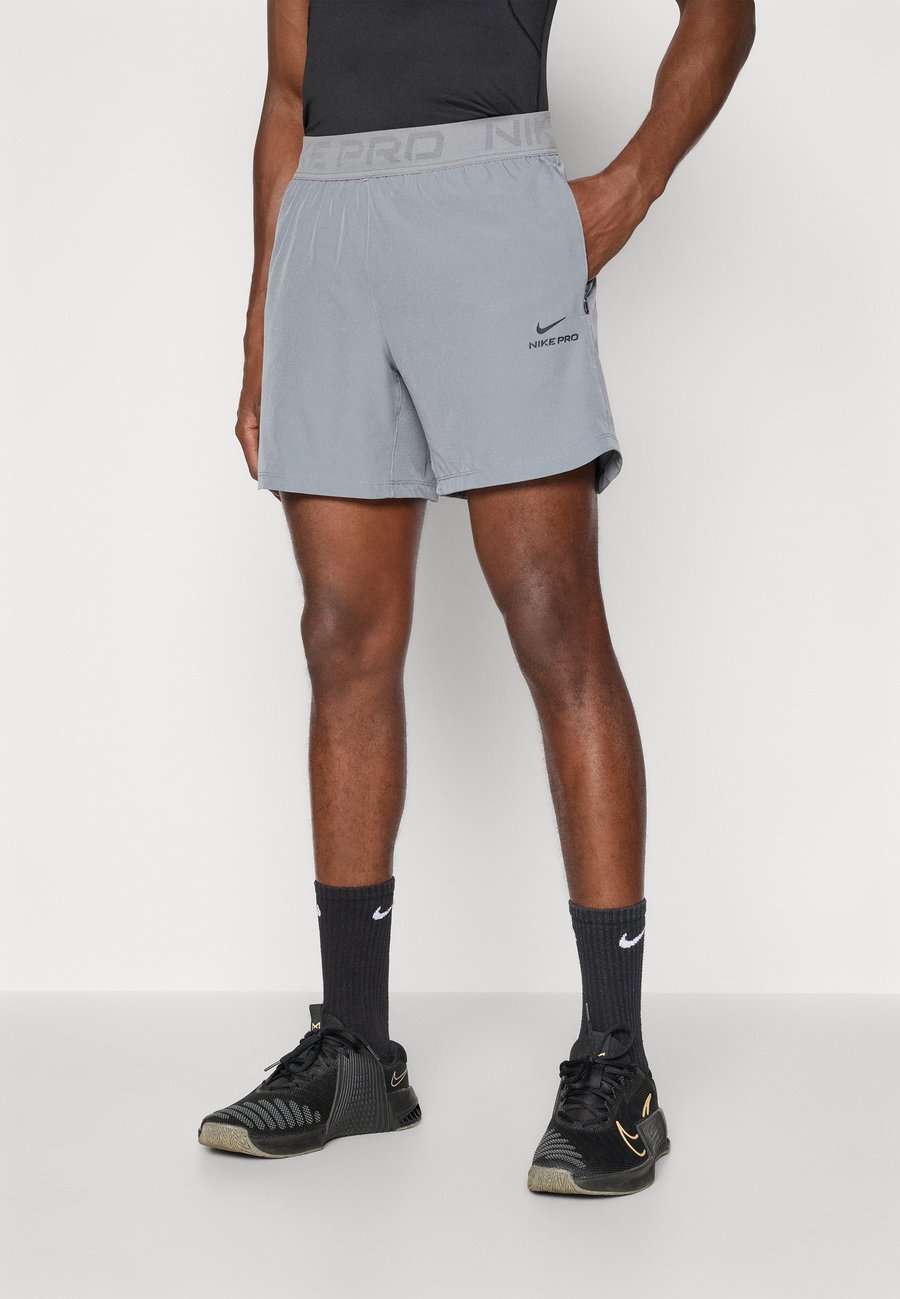 Спортивные шорты Nike Performance SHORT, Smoke Grey/Black/Grey
Спортивные шорты Nike Performance SHORT, Smoke Grey/Black/Grey