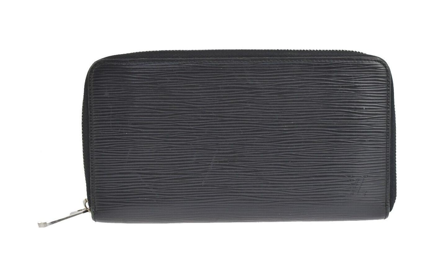 LOUIS VUITTON Кошелек Epi Leather Regular женский black
LOUIS VUITTON Кошелек Epi Leather Regular женский black