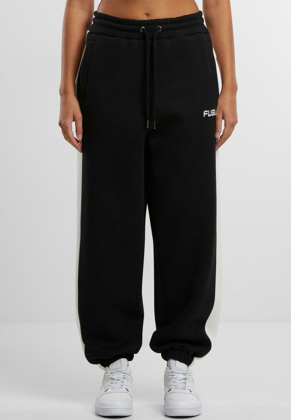 Спортивные брюки JOGGER FUBU, черный
Спортивные брюки JOGGER FUBU, черный