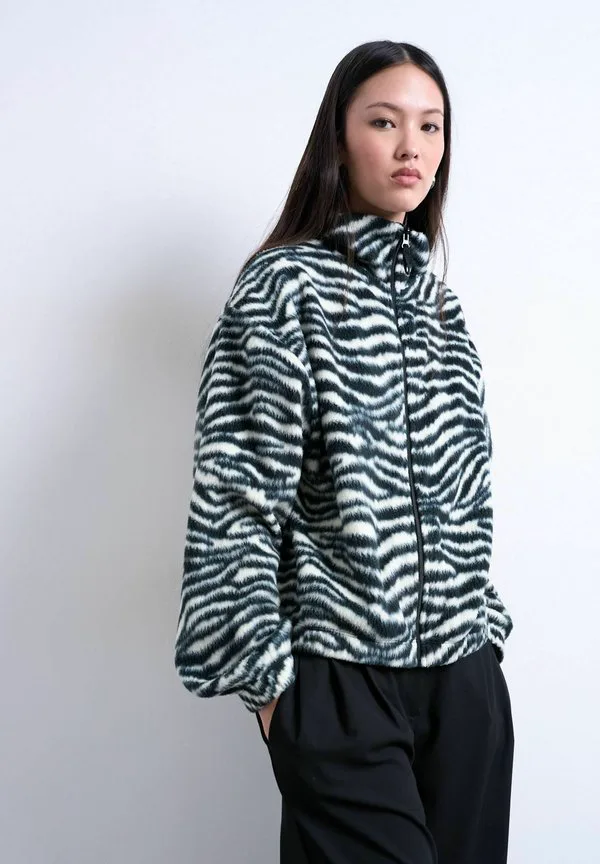 Толстовка sdani на молнии Topshop, Black, Черный, Толстовка sdani на молнии Topshop, Black
Толстовка sdani на молнии Topshop, Black, Черный, Толстовка sdani на молнии Topshop, Black
