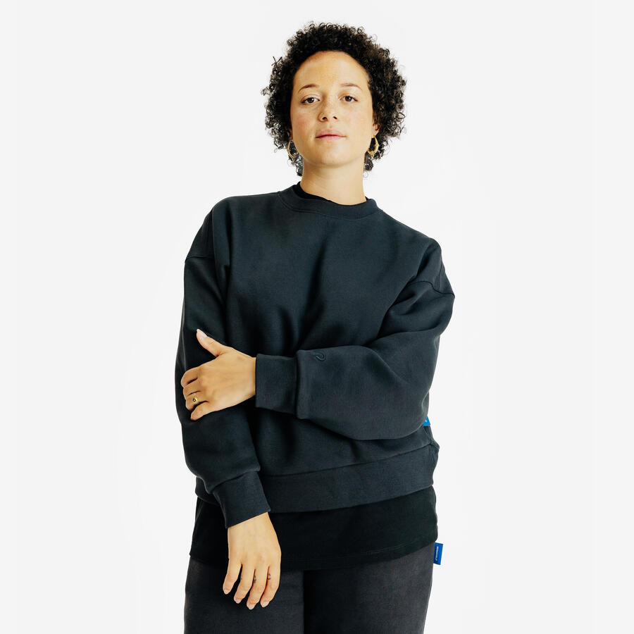 DECATHLON Женская толстовка с круглым вырезом - Elementals, чёрная
DECATHLON Женская толстовка с круглым вырезом - Elementals, чёрная