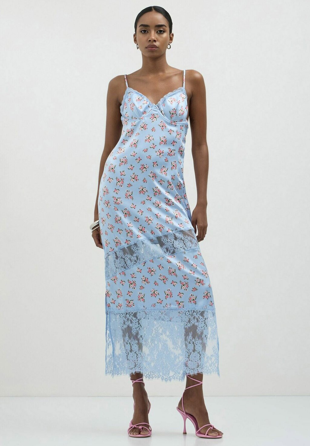 Длинное платье CON SLIP Calliope, цвет Variante 
Длинное платье CON SLIP Calliope, цвет Variante