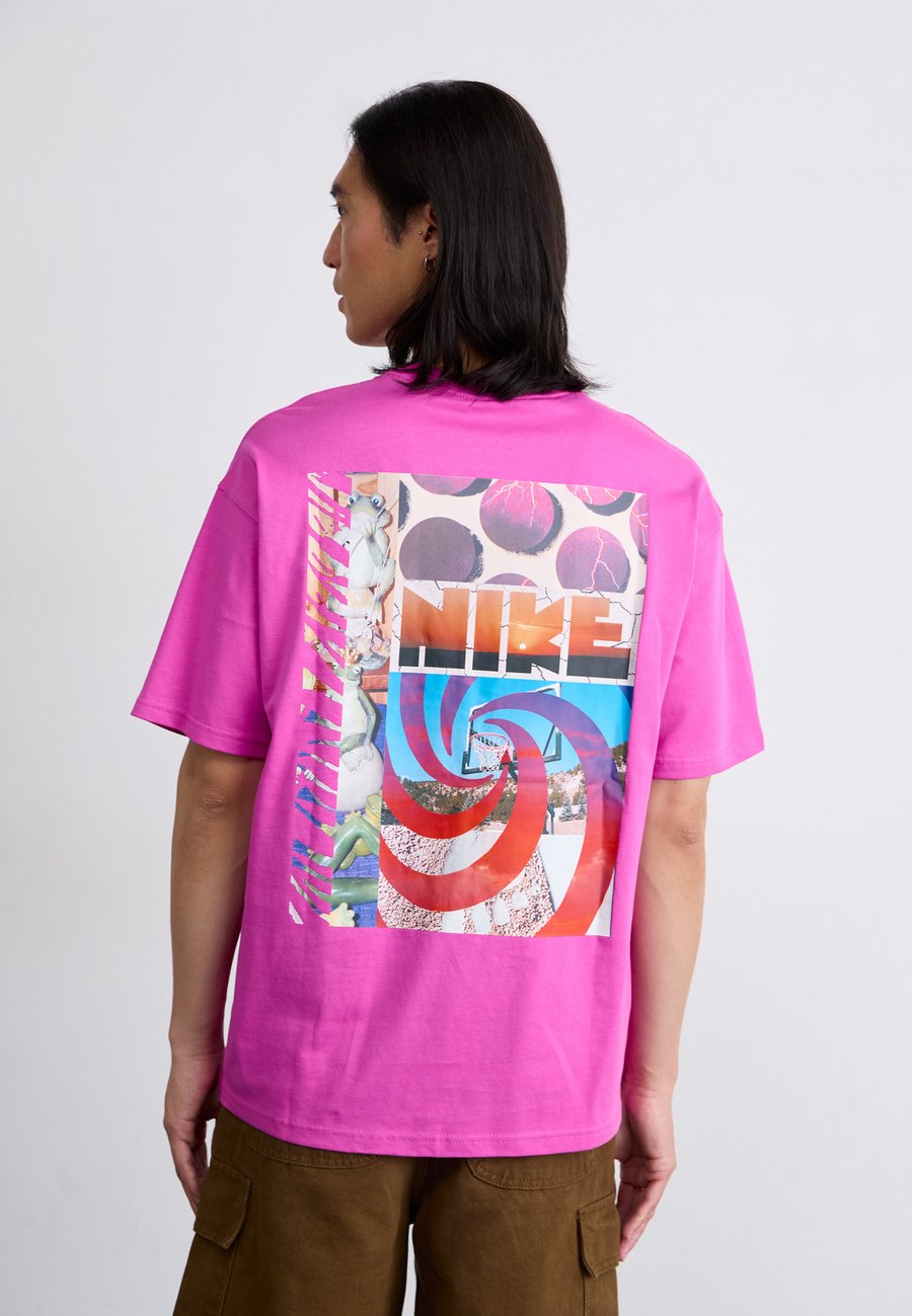 Футболка Nike Sportswear TEE OPEN, Active Fuchsia/Pink
Футболка Nike Sportswear TEE OPEN, Active Fuchsia/Pink