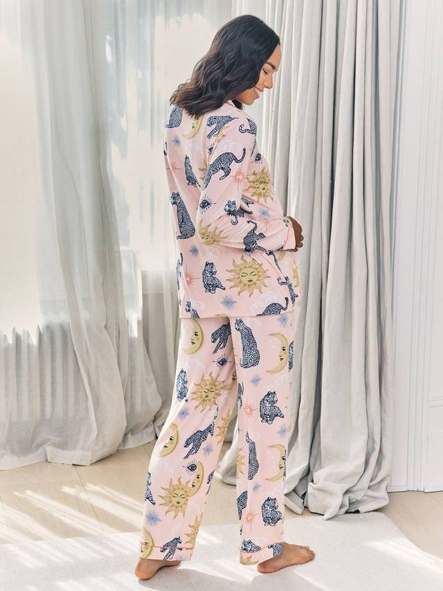 Набор пижамы для беременных Celestial Leopard длинный Chelsea Peers, Pink
Набор пижамы для беременных Celestial Leopard длинный Chelsea Peers, Pink