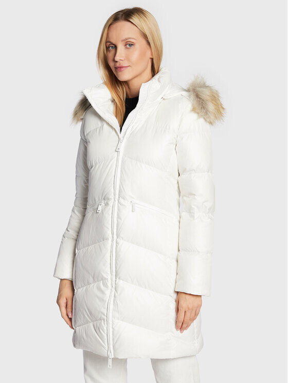Пуховик стандартного кроя Calvin Klein, белый
Пуховик стандартного кроя Calvin Klein, белый