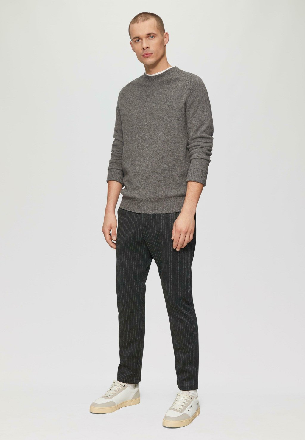 Брюки MIT STRAIGHT LEG s.Oliver, черный
Брюки MIT STRAIGHT LEG s.Oliver, черный