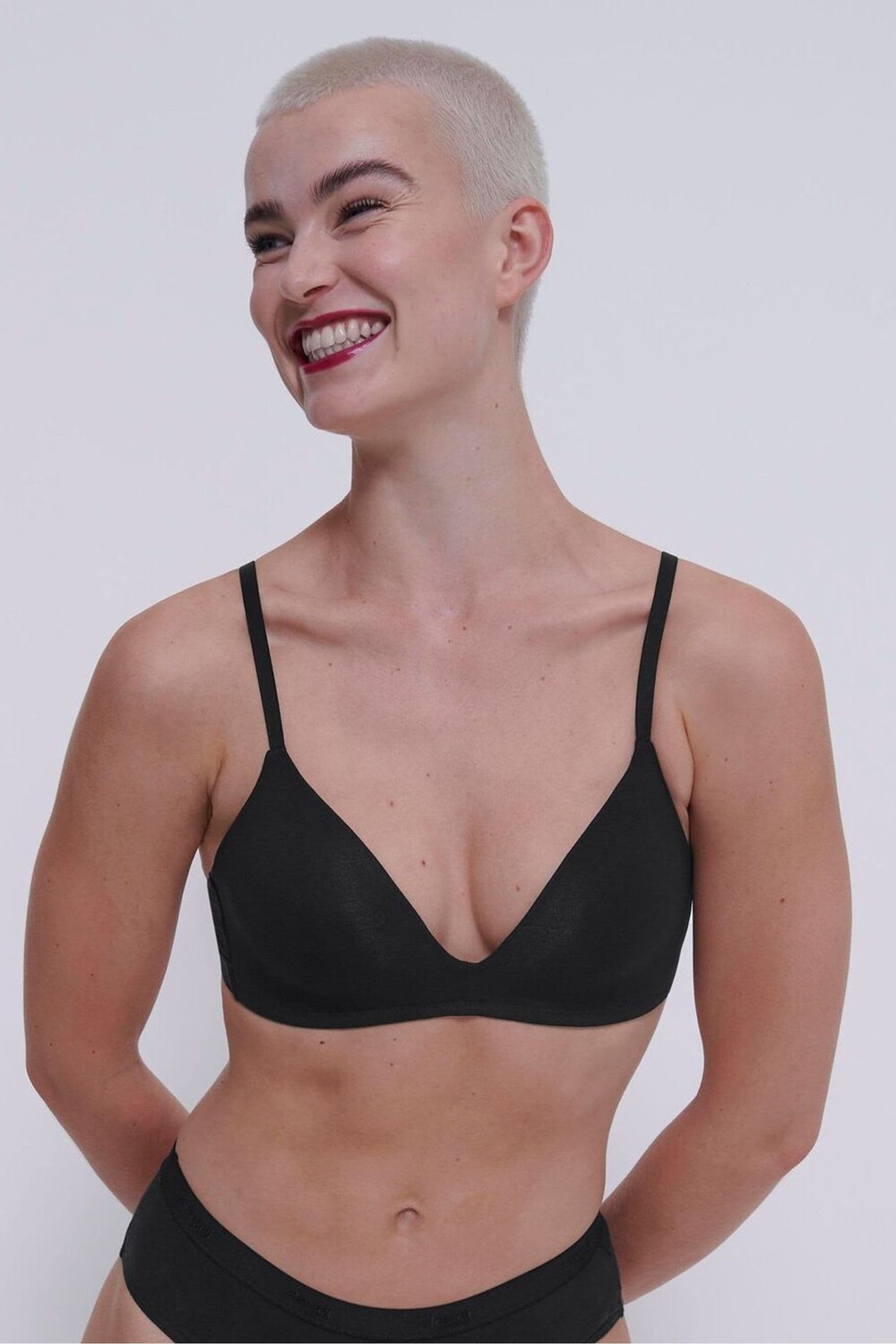 Повседневный бюстгальтер с мягкой подкладкой Sloggi, черный
Повседневный бюстгальтер с мягкой подкладкой Sloggi, черный