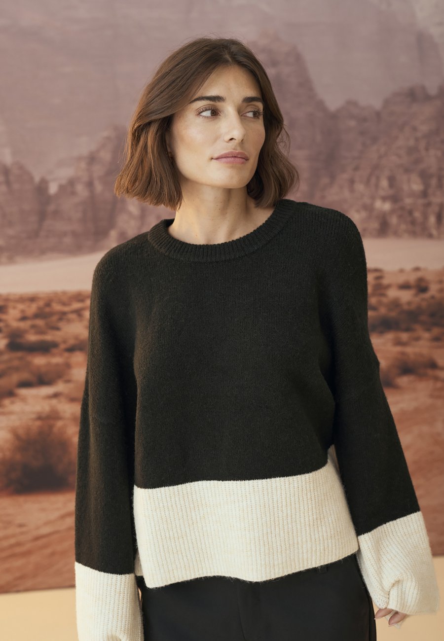 Джемпер Culture NICKY KIMMY PULLOVER, Black/Whitecap/Black
Джемпер Culture NICKY KIMMY PULLOVER, Black/Whitecap/Black