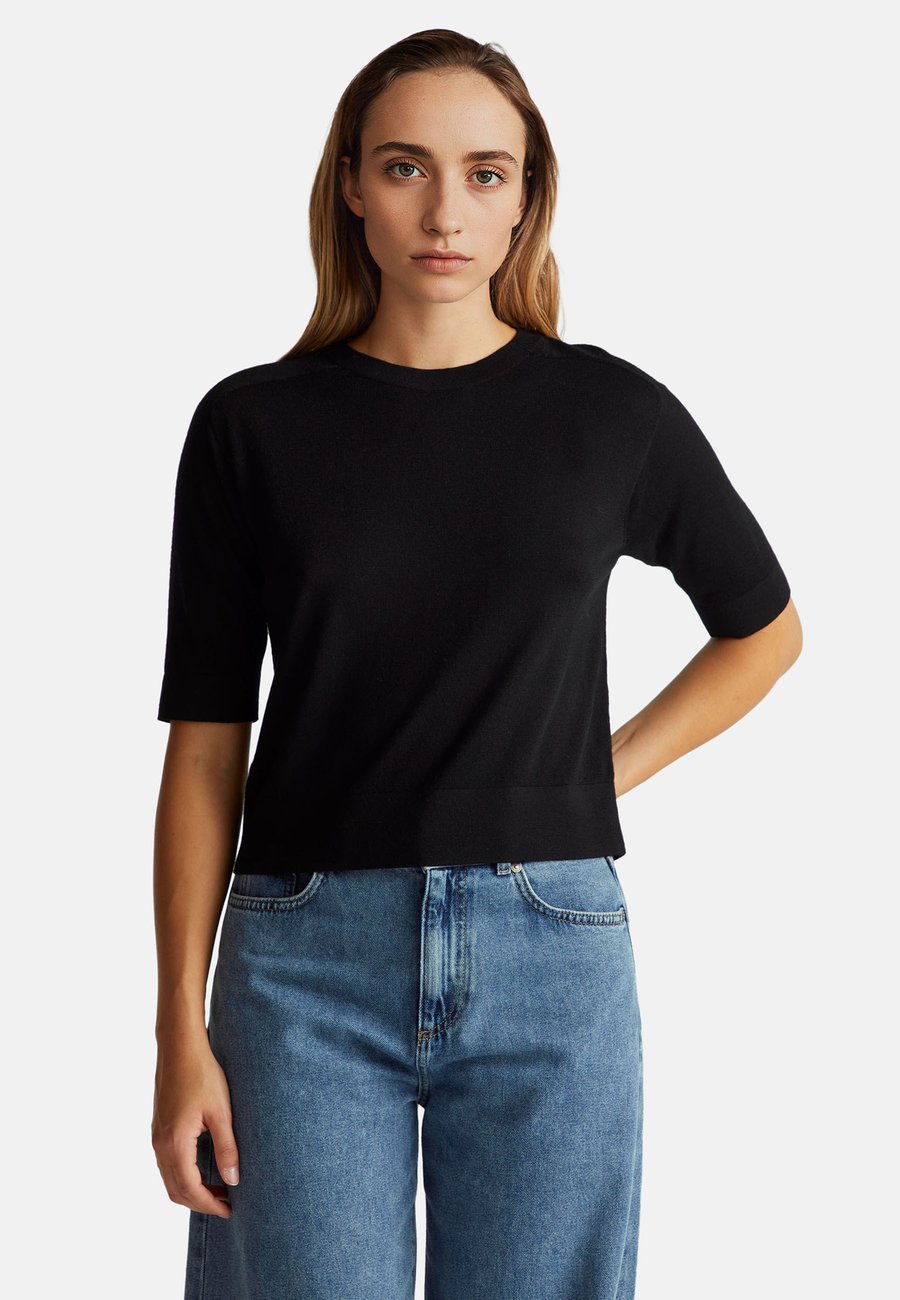 Футболка United Colors of Benetton SHORT SLEEVE, Black
Футболка United Colors of Benetton SHORT SLEEVE, Black