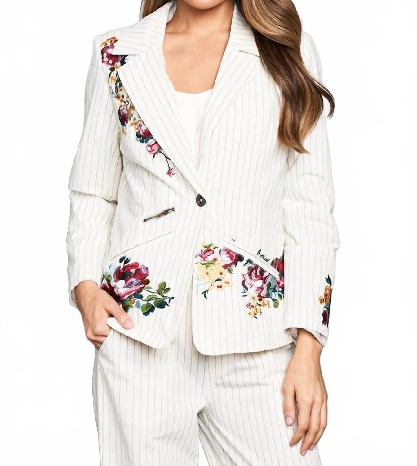 Женский жакет с вышивкой и тонкой полоской в цвете айвори PAPARAZZI, слоновая кость
Женский жакет с вышивкой и тонкой полоской в цвете айвори PAPARAZZI, слоновая кость