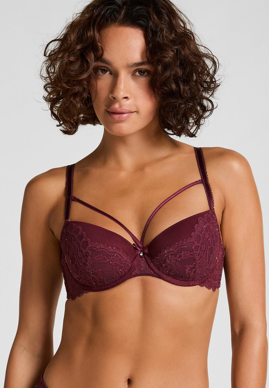 Бюстгальтер Hunkemöller ISADORA PADDED, Red
Бюстгальтер Hunkemöller ISADORA PADDED, Red