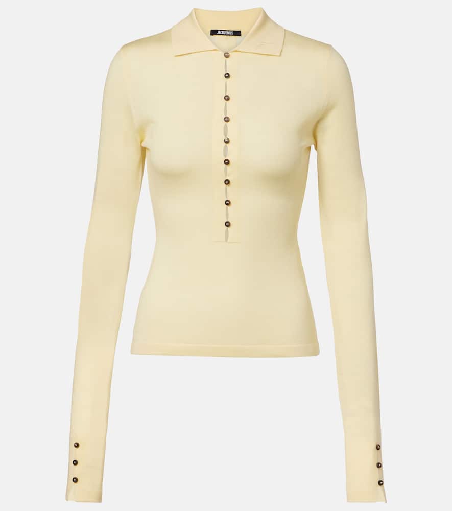 Шерстяной поло свитер Jacquemus, Pale Yellow
Шерстяной поло свитер Jacquemus, Pale Yellow