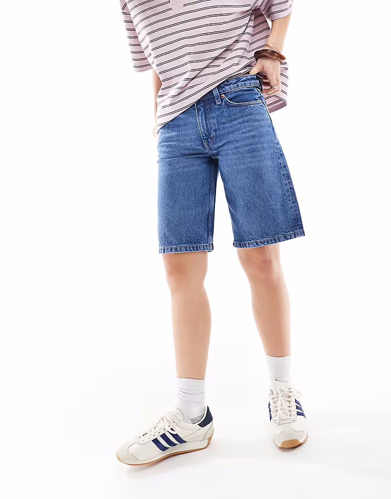 Джинсовые шорты Monki Imoo с заниженной талией, средне-синего цвета
Джинсовые шорты Monki Imoo с заниженной талией, средне-синего цвета