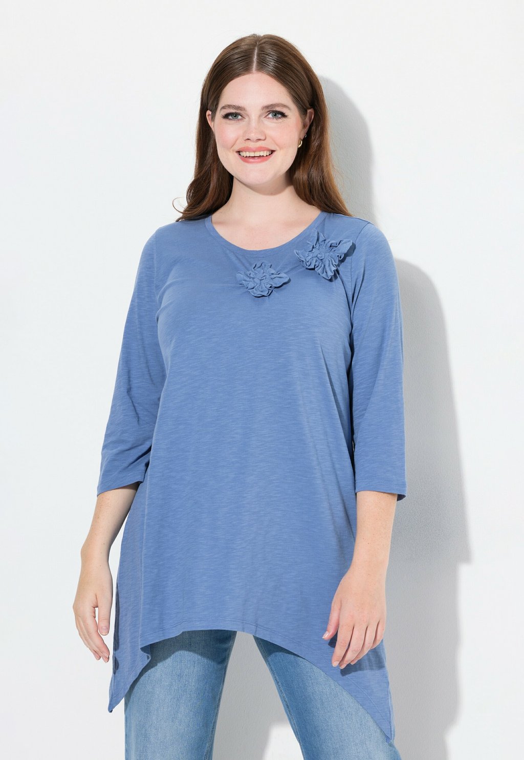 Топ с длинными рукавами FLORAL 3/4 SLEEVE POINTED HEM Ulla Popken, синий
Топ с длинными рукавами FLORAL 3/4 SLEEVE POINTED HEM Ulla Popken, синий