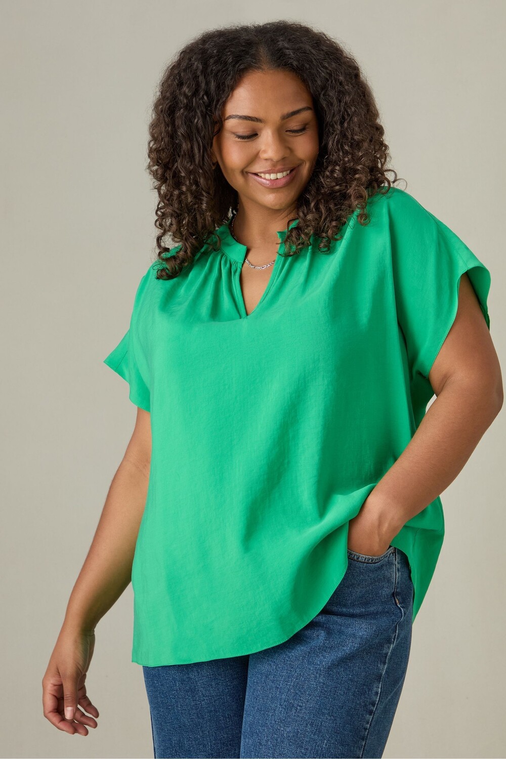 Изгиб топ с высоким воротом Live Unlimited, зеленый
Изгиб топ с высоким воротом Live Unlimited, зеленый