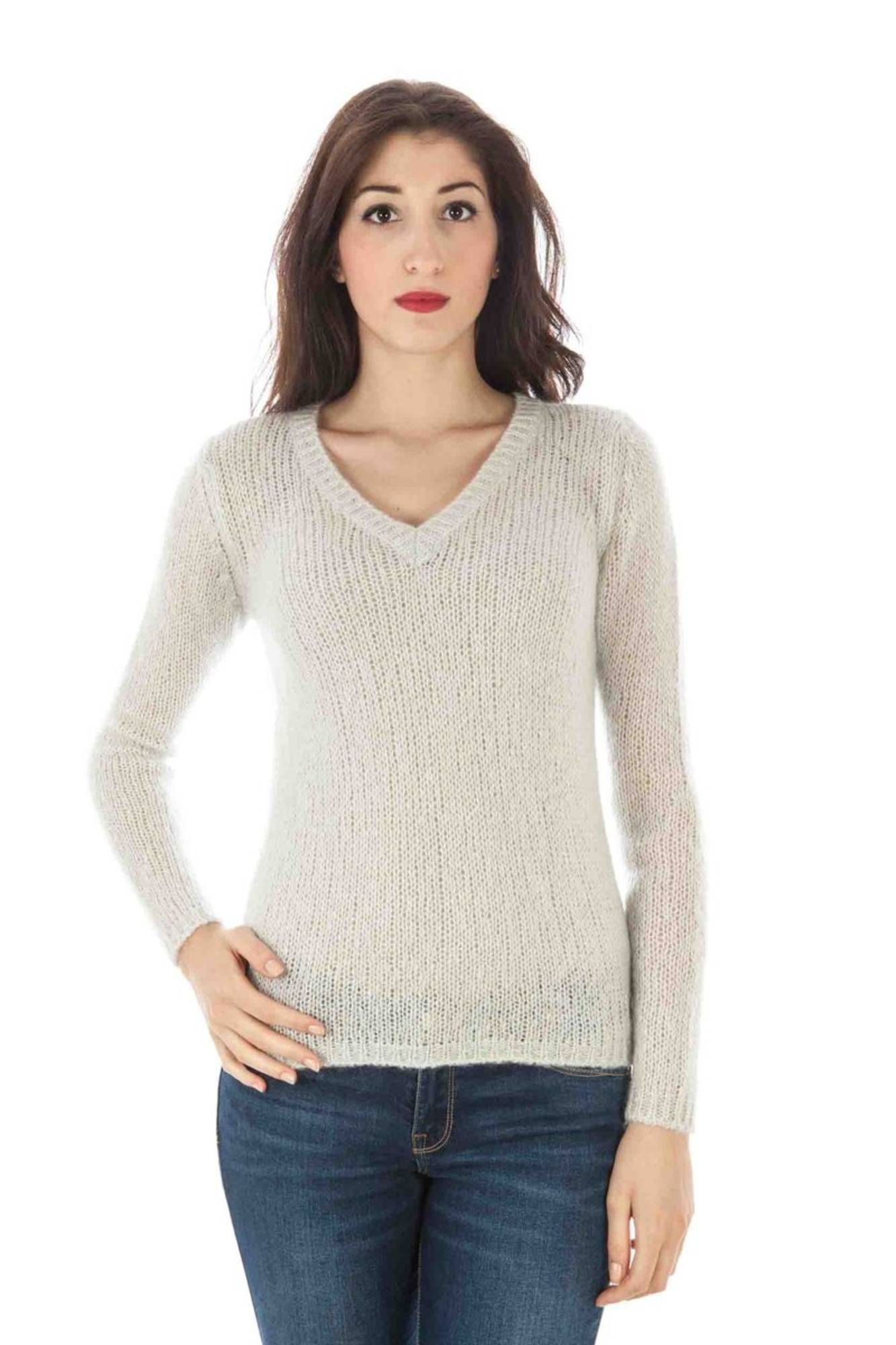 Женский пуловер Fred Perry из шерсти и вискозы с V-вырезом, белый
Женский пуловер Fred Perry из шерсти и вискозы с V-вырезом, белый