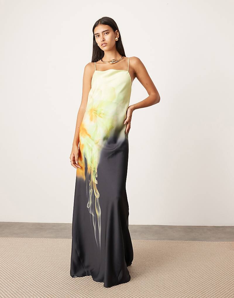 ASOS Edition – Платье макси с открытыми плечами на тонких бретелях с размытым цветочным узором 3r
ASOS Edition – Платье макси с открытыми плечами на тонких бретелях с размытым цветочным узором 3r