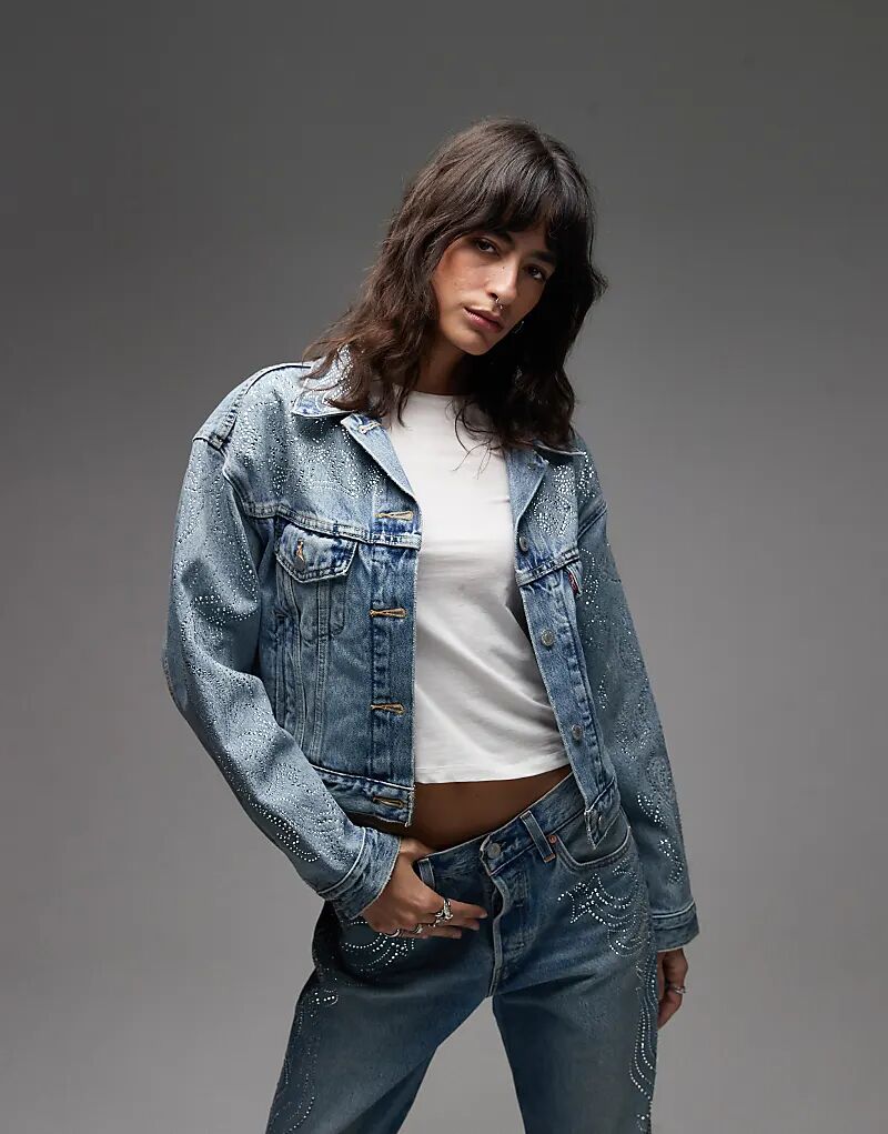 Джинсовая куртка BEYONCÉ X Levi's® Western Crystal Collection синего цвета
Джинсовая куртка BEYONCÉ X Levi's® Western Crystal Collection синего цвета