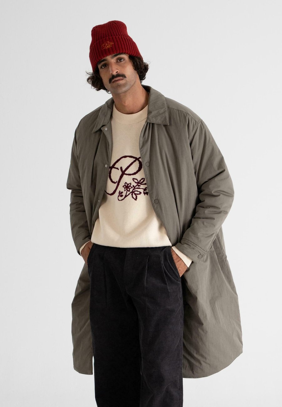 Пальто PROHIBITED Winter coat, Khaki
Пальто PROHIBITED Winter coat, Khaki