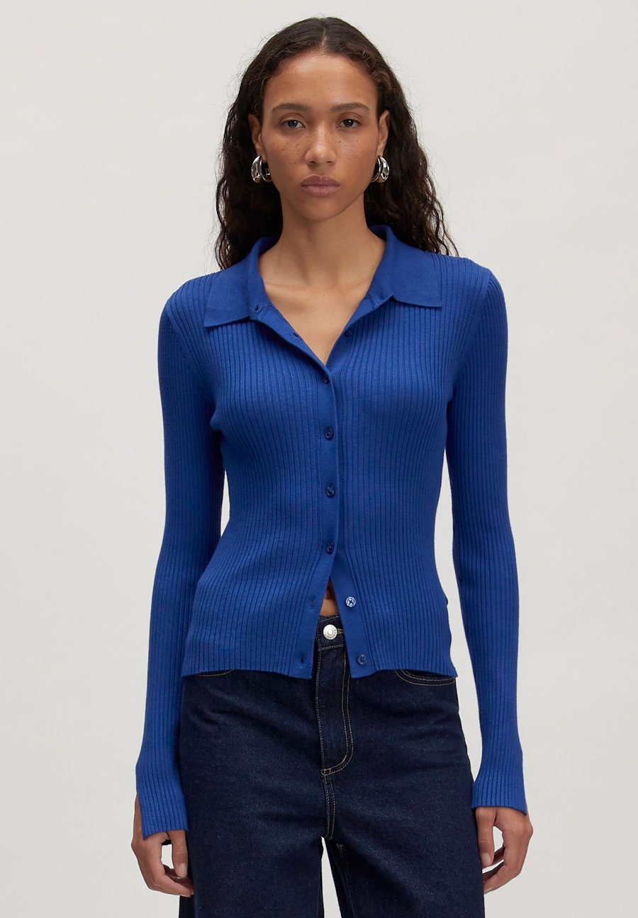 Блуза EDITED YVANA, Blau/Blue
Блуза EDITED YVANA, Blau/Blue