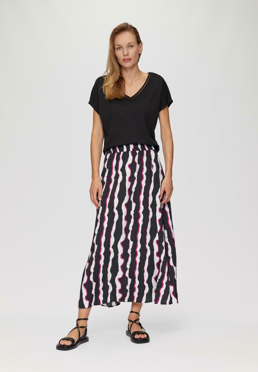 Юбка А-силуэта VAN EEN GESTRUCTUREERDE s.Oliver, черный
Юбка А-силуэта VAN EEN GESTRUCTUREERDE s.Oliver, черный