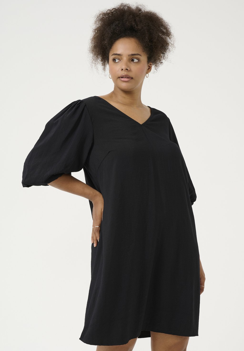 Повседневное платье GABBI Kaffe Curve, цвет Black Deep
Повседневное платье GABBI Kaffe Curve, цвет Black Deep