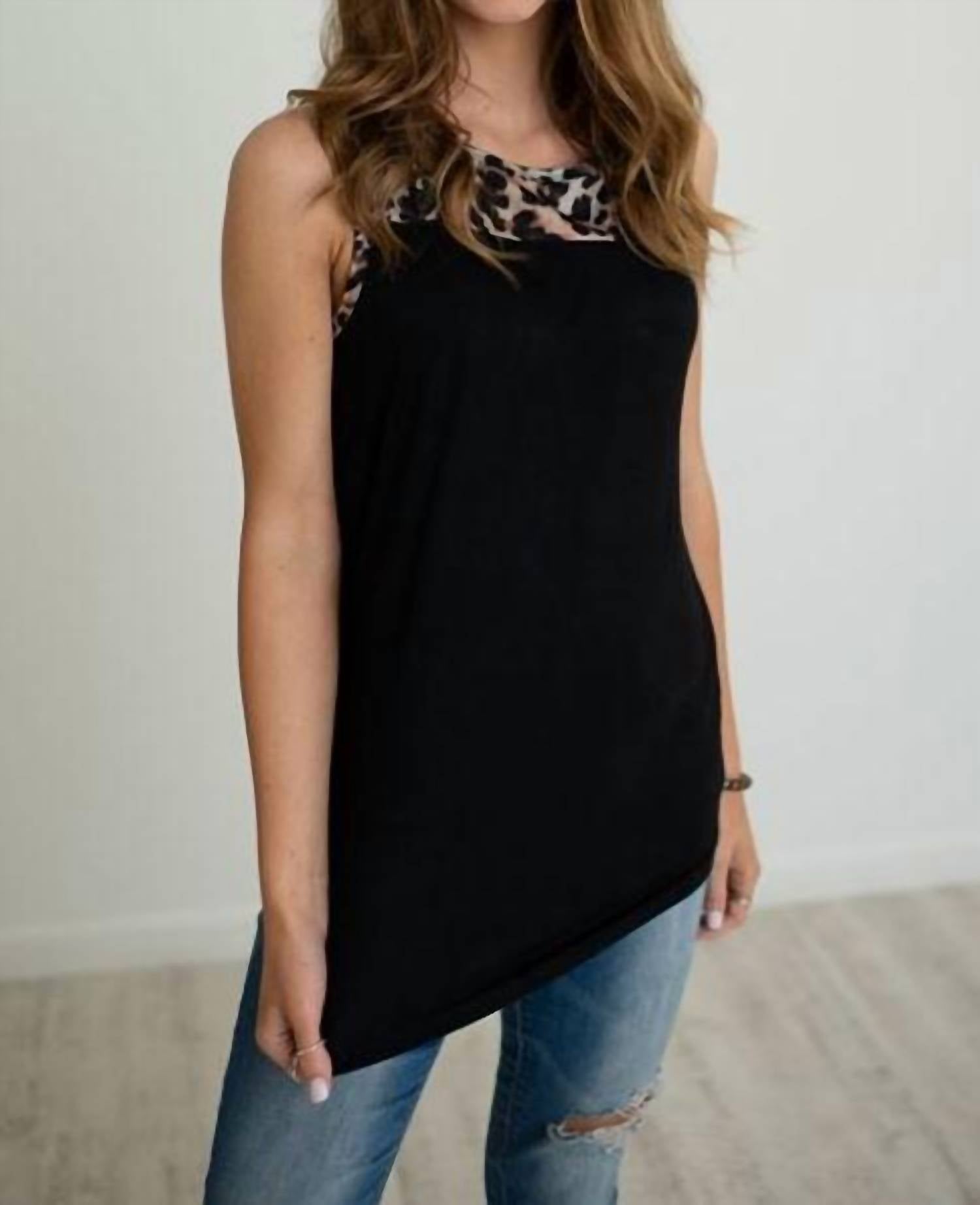 Черный безрукавный топ Leopard Shirley Stone
Черный безрукавный топ Leopard Shirley Stone