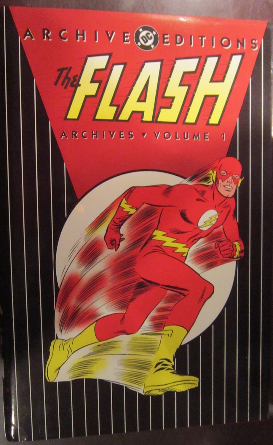 Flash, The: Archives - Volume 1 (Archive Editions (Graphic Novels)) (DC Comics)
Flash, The: Archives - Volume 1 (Archive Editions (Graphic Novels)) (DC Comics)