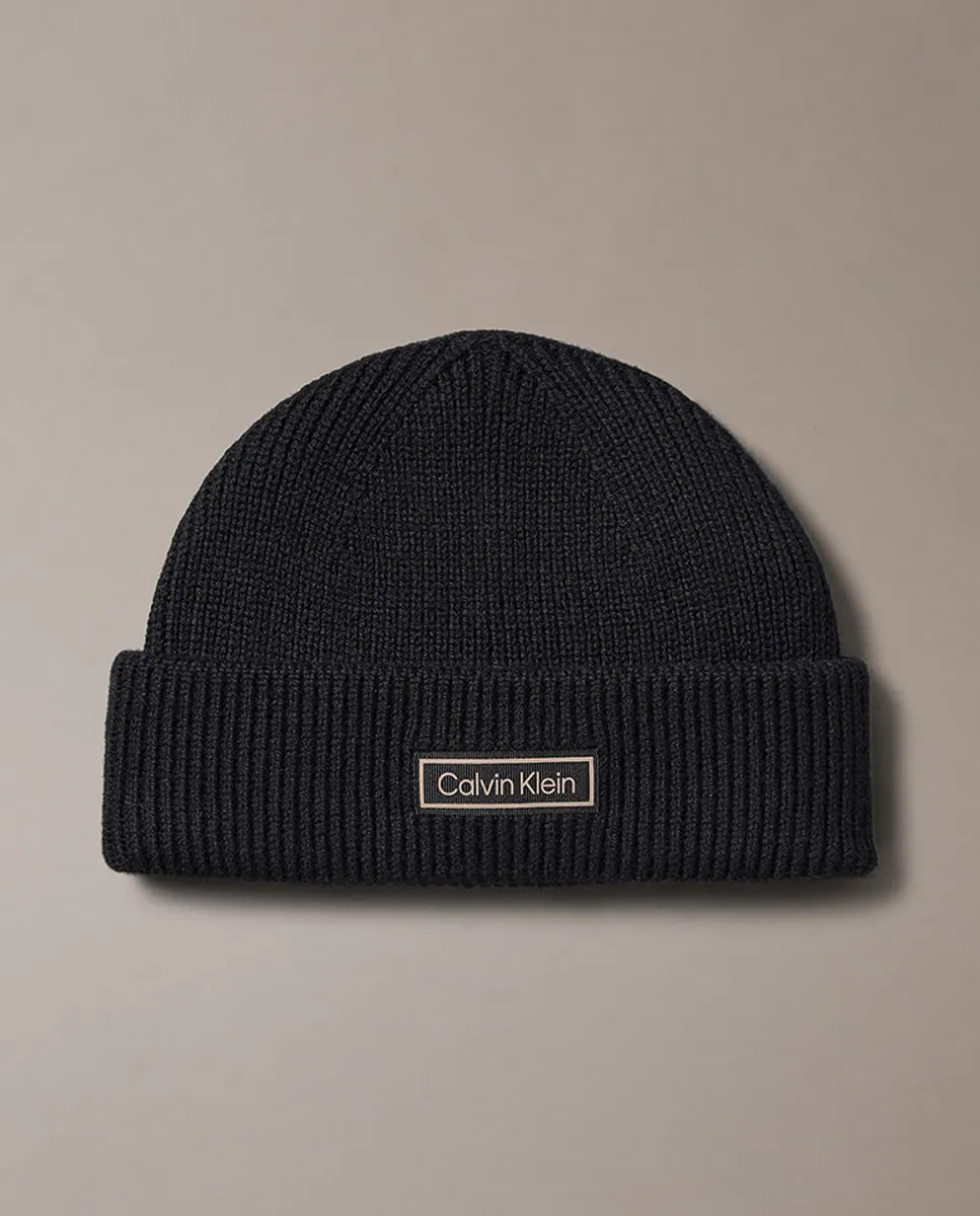 Мужская вязаная шапка Calvin Klein, черный
Мужская вязаная шапка Calvin Klein, черный