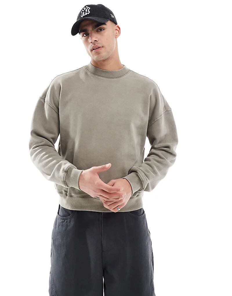 Свободный свитер с круглым вырезом бежевого цвета Hollister 
Свободный свитер с круглым вырезом бежевого цвета Hollister