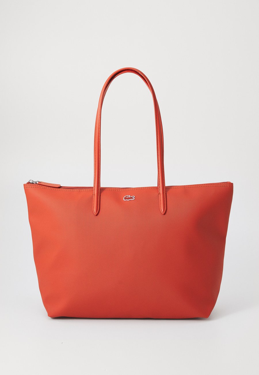 Сумка-шоппер Lacoste SHOPPING BAG, Rooibos Tea/Cognac
Сумка-шоппер Lacoste SHOPPING BAG, Rooibos Tea/Cognac