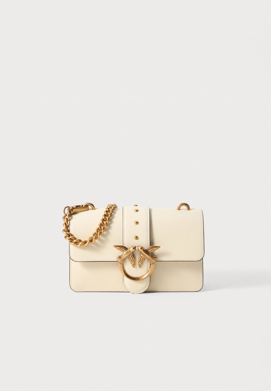 Сумка кросс-боди Pinko LOVE ONE MINI, Bianco Seta/Antique Gold-Coloured/White
Сумка кросс-боди Pinko LOVE ONE MINI, Bianco Seta/Antique Gold-Coloured/White