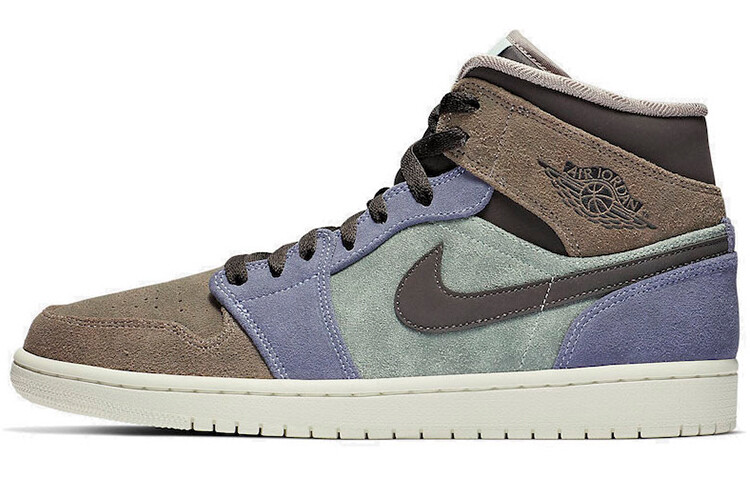 Кроссовки Jordan 1 Mid Suede Patch
Кроссовки Jordan 1 Mid Suede Patch