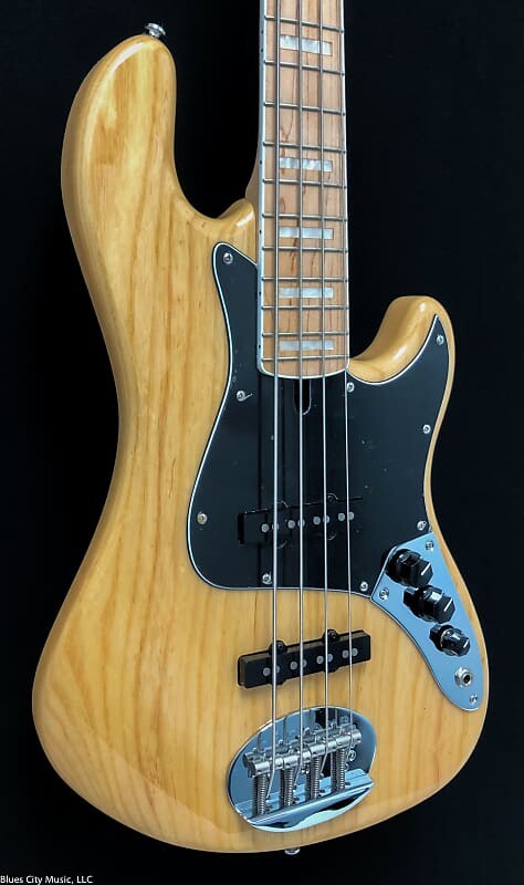 Басс гитара Lakland Guitars Skyline - DJ4 -Darryl Jones - Natural - w/Gig Bag - 8.85 lbs.
Басс гитара Lakland Guitars Skyline - DJ4 -Darryl Jones - Natural - w/Gig Bag - 8.85 lbs.