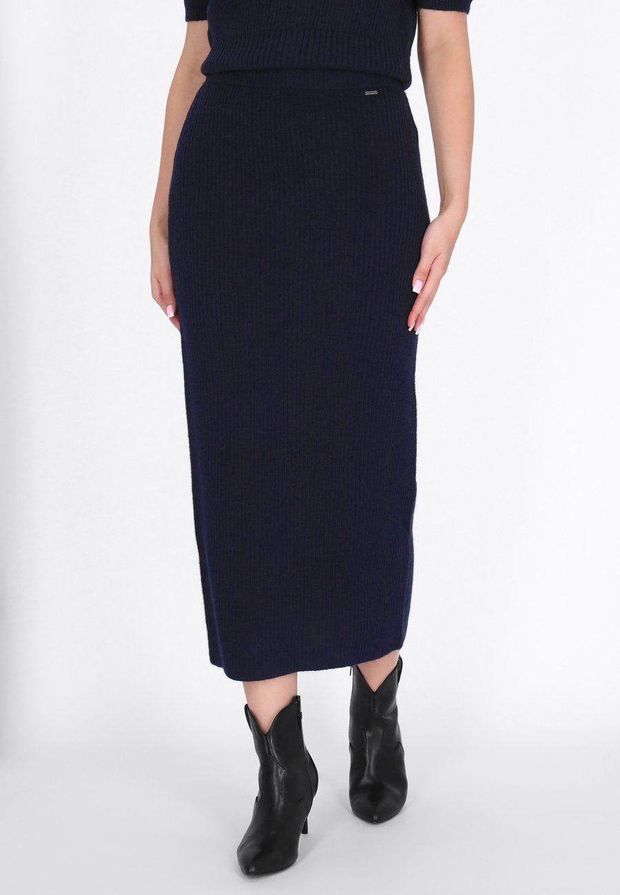 Юбка DreiMaster Pencil skirt, Navy/Dark Blue
Юбка DreiMaster Pencil skirt, Navy/Dark Blue