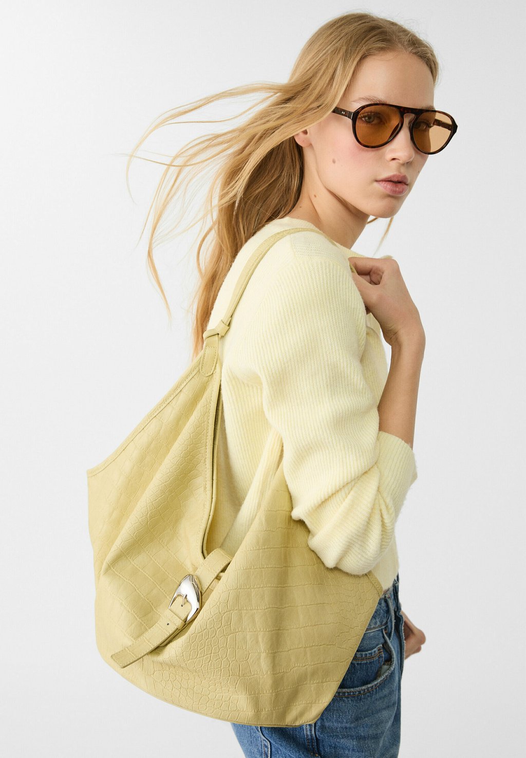 Сумка TRENDY WITH BUCKLE Stradivarius, светло-желтый
Сумка TRENDY WITH BUCKLE Stradivarius, светло-желтый