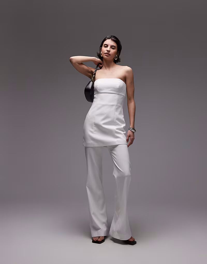 Комбинезон-бандо Mango многослойный белого цвета
Комбинезон-бандо Mango многослойный белого цвета