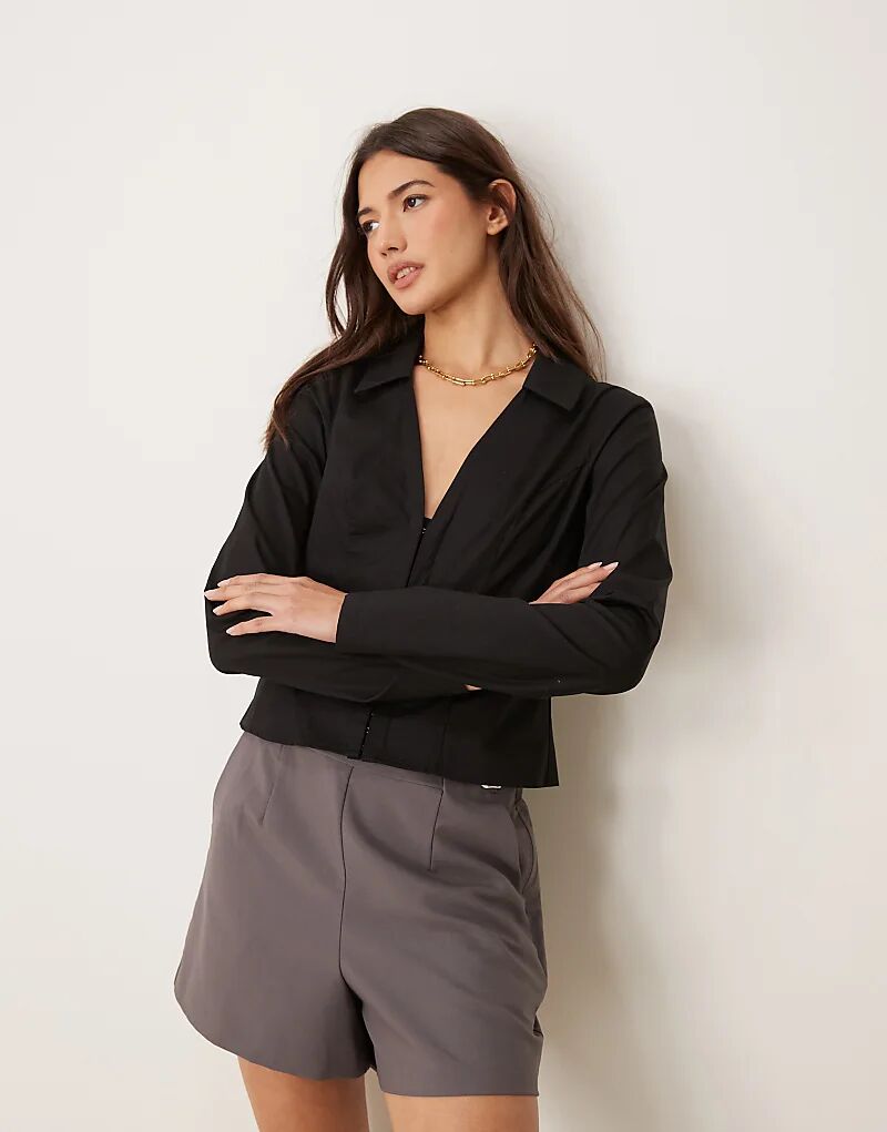 Поплиновая приталенная рубашка черного цвета Miss Selfridge
Поплиновая приталенная рубашка черного цвета Miss Selfridge