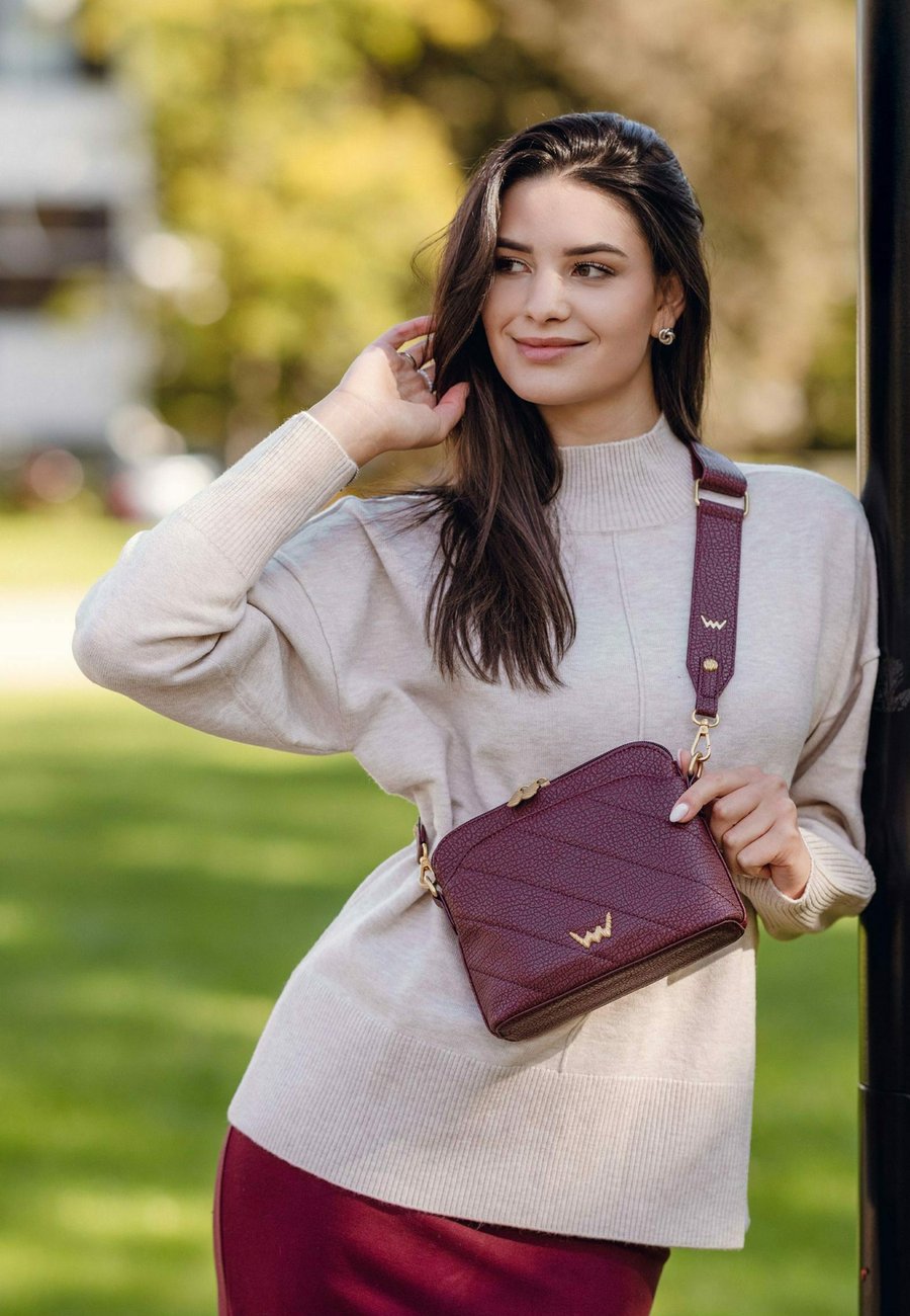Сумка кросс-боди VUCH Cross body bag, Wine/Bordeaux
Сумка кросс-боди VUCH Cross body bag, Wine/Bordeaux